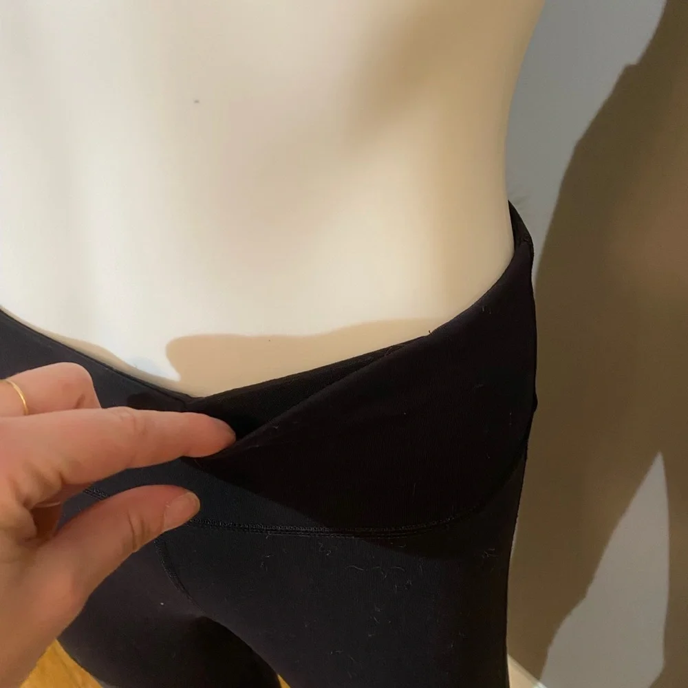 Sexy Cropped Cut Out  Leggings - Picture 5 of 5